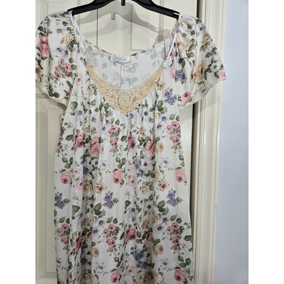 Vintage Vanity Fair Floral Nightgown With Lace Detail Short Sleeves White Multic